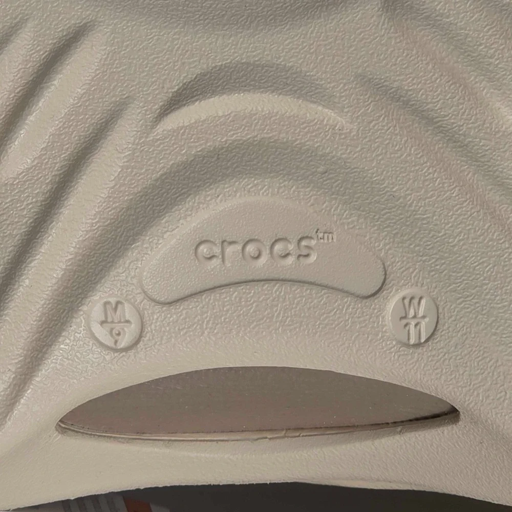 Crocs Echo Wave Clogs Mens 9 Womens 11 Almond Tint Beige NWT Unisex 210521-0LL‎